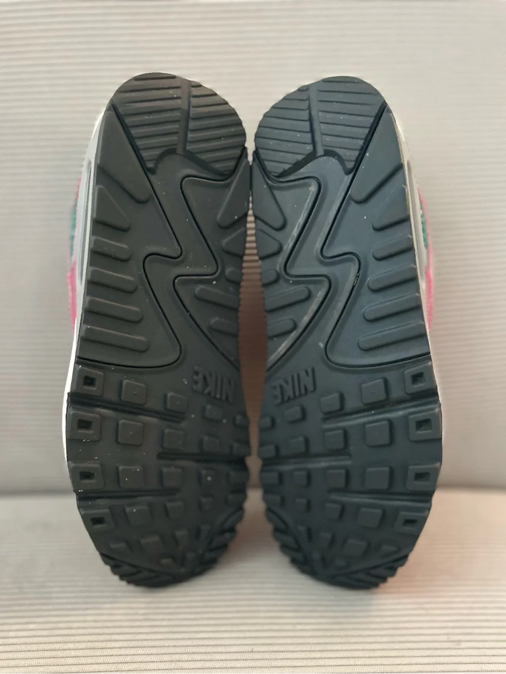 Nike women's/youth Air Max 90 GS 